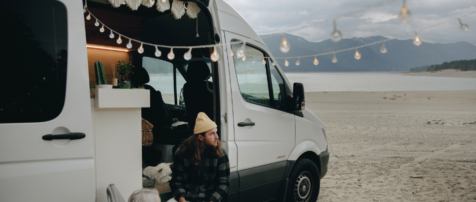 van aménagée à la plage